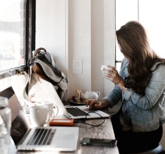 Ventiladores Portátiles Para Sofocos: Lo Que Dice La Ciencia y Cuál Elegir