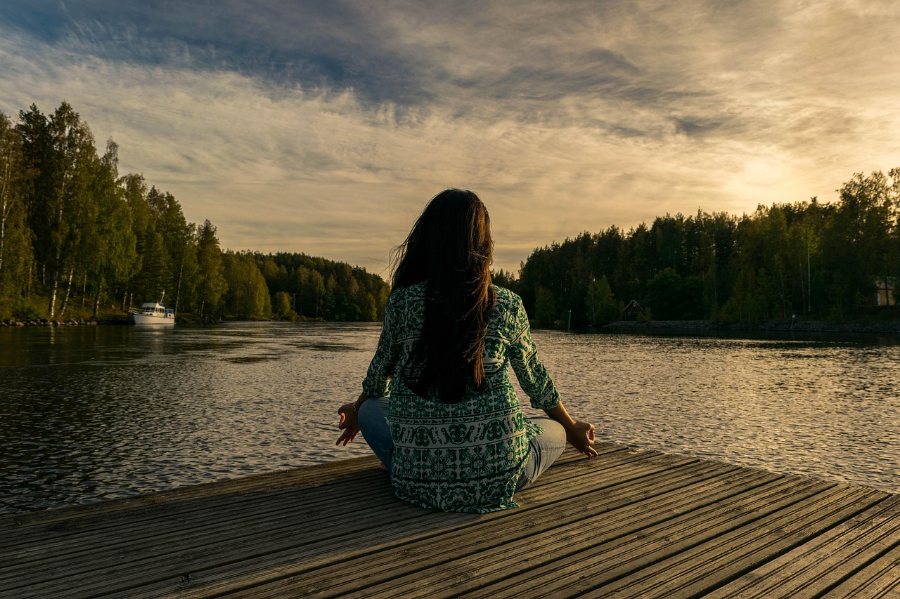 Mindfulness y meditación guiada para mujeres en transición: Tu refugio en la menopausia