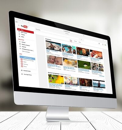 Videos de YouTube de fitness para mujeres +50: cómo empecé a moverme sin vergüenza y contra la menopausia