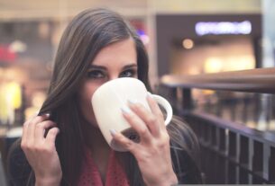 Té de salvia: cómo prepararlo y mejores mezclas para aliviar síntomas de la menopausia